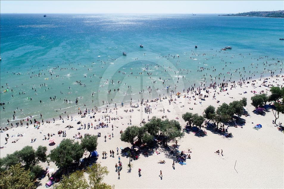 İstanbul plajlarında bayram yoğunluğu