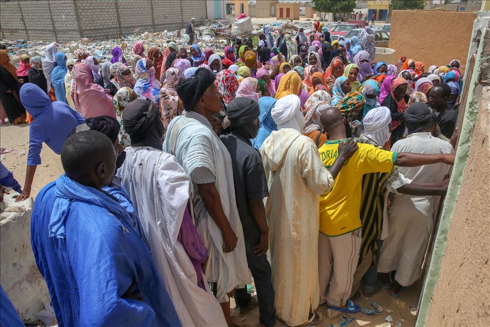 لحوم الأضاحي التركية تصل 50 ألف محتاج في موريتانيا
