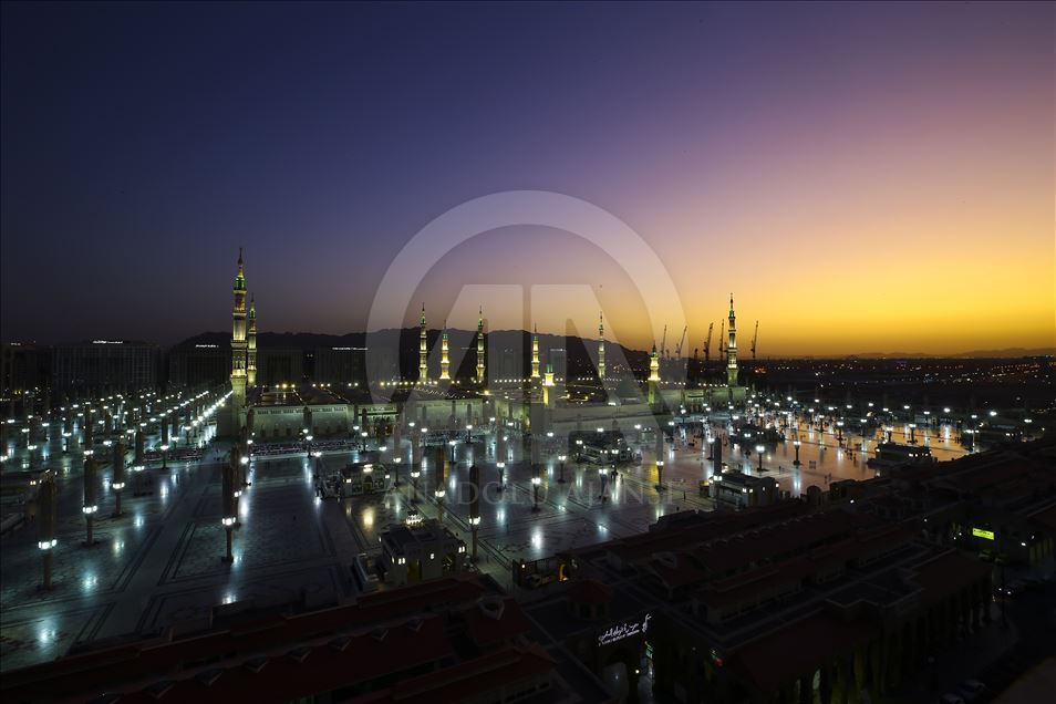 Medina: Neobično lijepe fotografije Poslanikove džamije uz prve zrake sunca