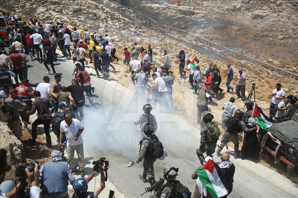 یورش نظامیان اسرائیل به تظاهرات فلسطینیان در کرانه باختری
