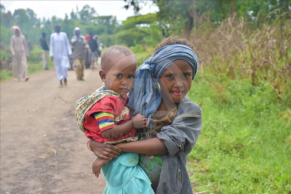 Etiyopyalı çocukların renkli yaşam mücadelesi
