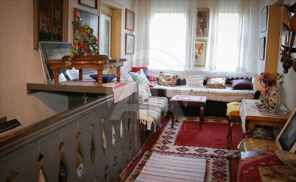Sabiha Kapidžić, sestra Nasihe Kapidžić Hadžić u porodičnoj kući čuva uspomene čuvenu pjesnikinju