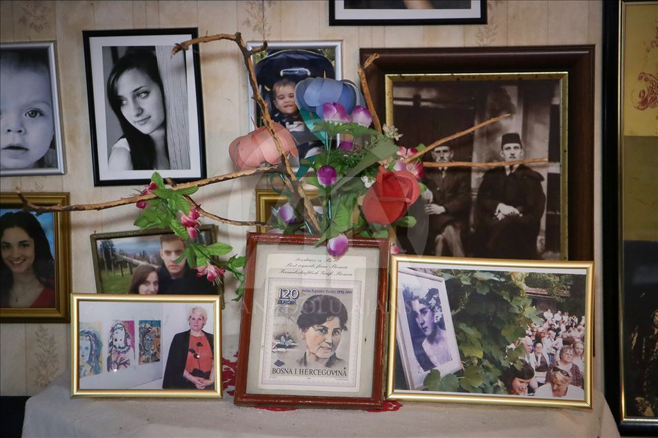 Sabiha Kapidžić, sestra Nasihe Kapidžić Hadžić u porodičnoj kući čuva uspomene čuvenu pjesnikinju