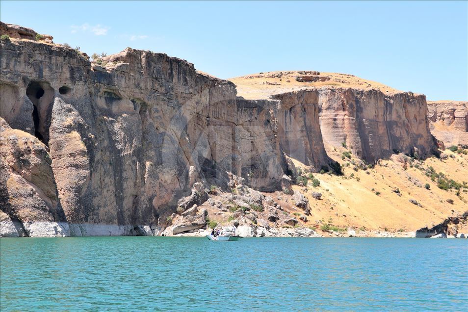 دهربهندهكانی ساكڵیكاپی و كارالهیلهك گهشتیاران بۆ لای خۆیان رادهكێشن