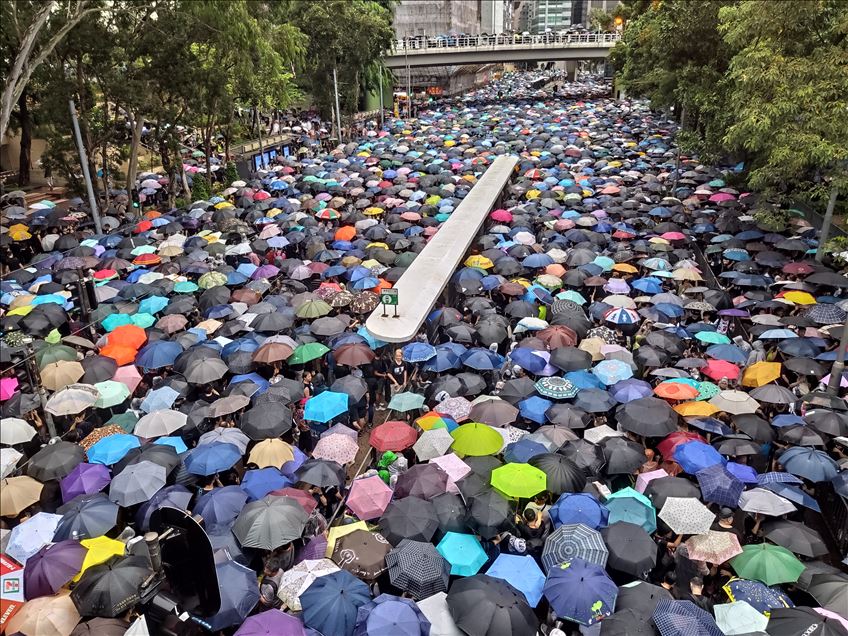 Ni la lluvia detuvo a los manifestantes de Hong Kong
