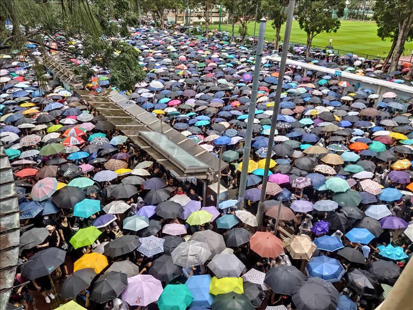 Ni la lluvia detuvo a los manifestantes de Hong Kong