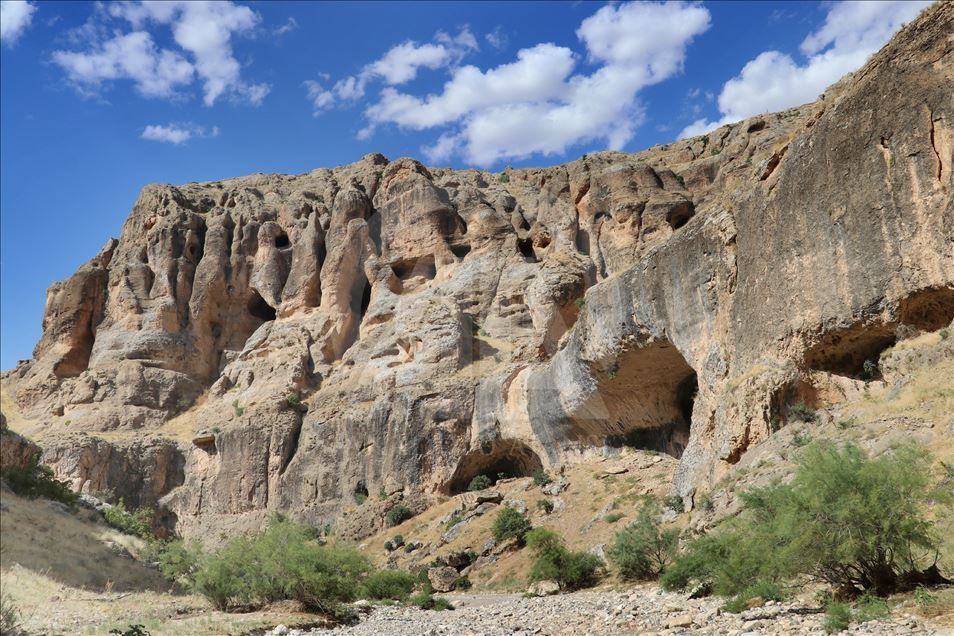 دهربهندهكانی ساكڵیكاپی و كارالهیلهك گهشتیاران بۆ لای خۆیان رادهكێشن