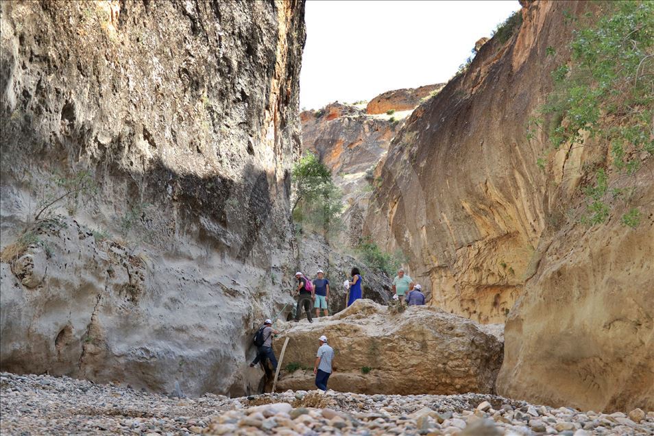 Saklıkapı ve Karaleylek kanyonları doğa tutkunlarını cezbediyor