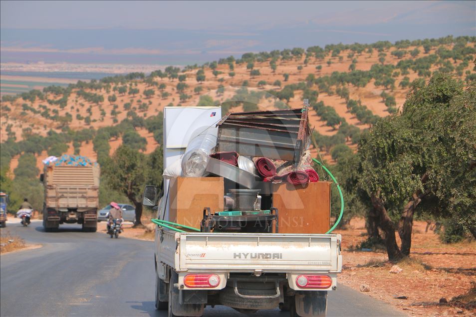 Suriye'nin İdlib Gerginliği Azaltma Bölgesi'nde zorunlu göç dalgası büyüyor