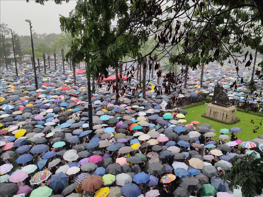 Ni la lluvia detuvo a los manifestantes de Hong Kong
