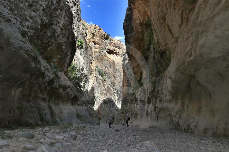 Saklıkapı ve Karaleylek kanyonları doğa tutkunlarını cezbediyor