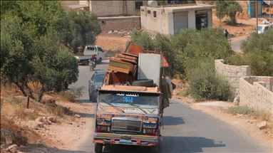 Suriye'nin İdlib Gerginliği Azaltma Bölgesi'nde zorunlu göç dalgası büyüyor