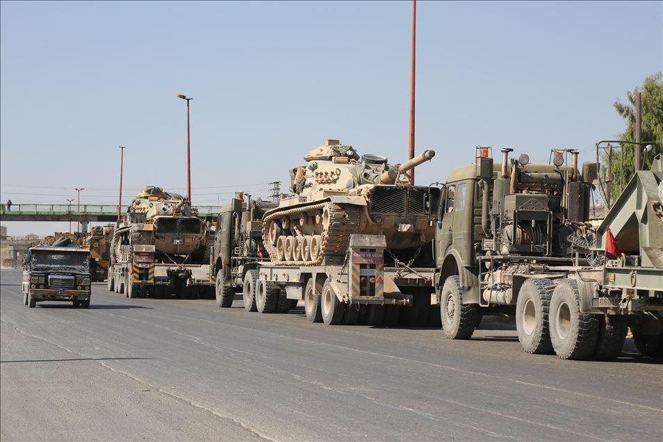 Ataque aéreo del régimen sirio deja tres muertos, 12 heridos y un convoy militar turco afectado en Idlib, Siria