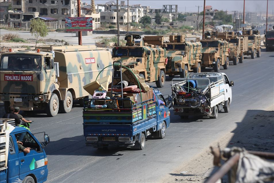 Ataque aéreo del régimen sirio deja tres muertos, 12 heridos y un convoy militar turco afectado en Idlib, Siria