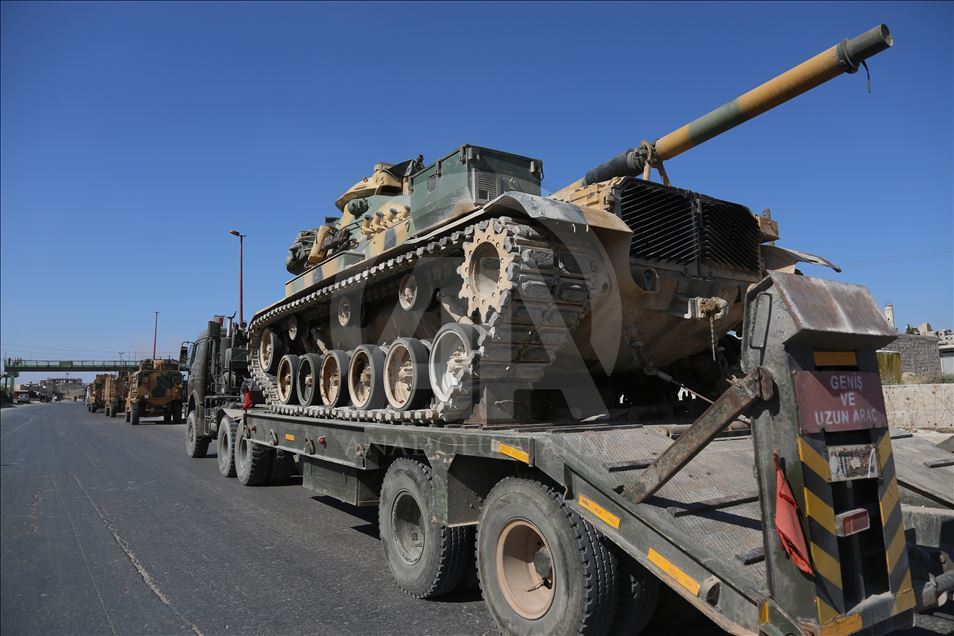 İdlib'de askeri konvoya saldırı
