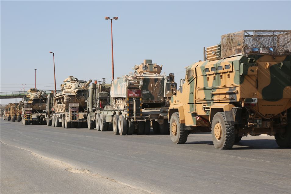 Ataque aéreo del régimen sirio deja tres muertos, 12 heridos y un convoy militar turco afectado en Idlib, Siria