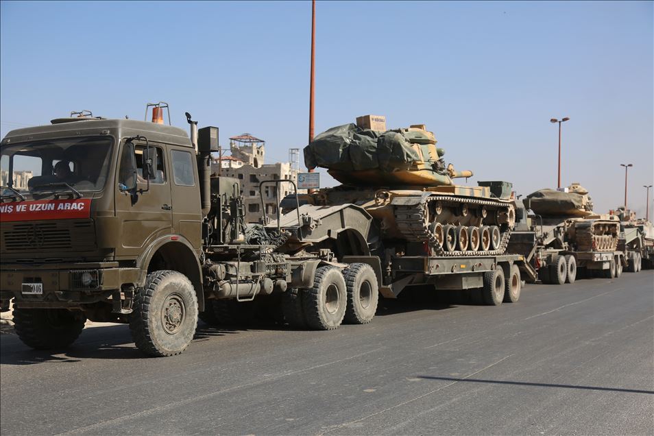 Ataque aéreo del régimen sirio deja tres muertos, 12 heridos y un convoy militar turco afectado en Idlib, Siria