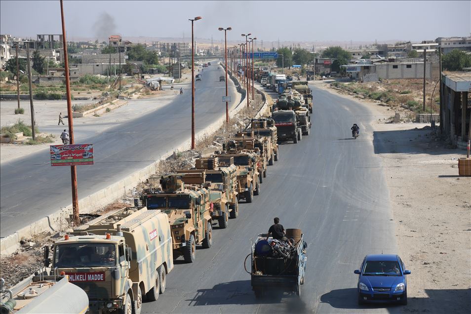 Ataque aéreo del régimen sirio deja tres muertos, 12 heridos y un convoy militar turco afectado en Idlib, Siria