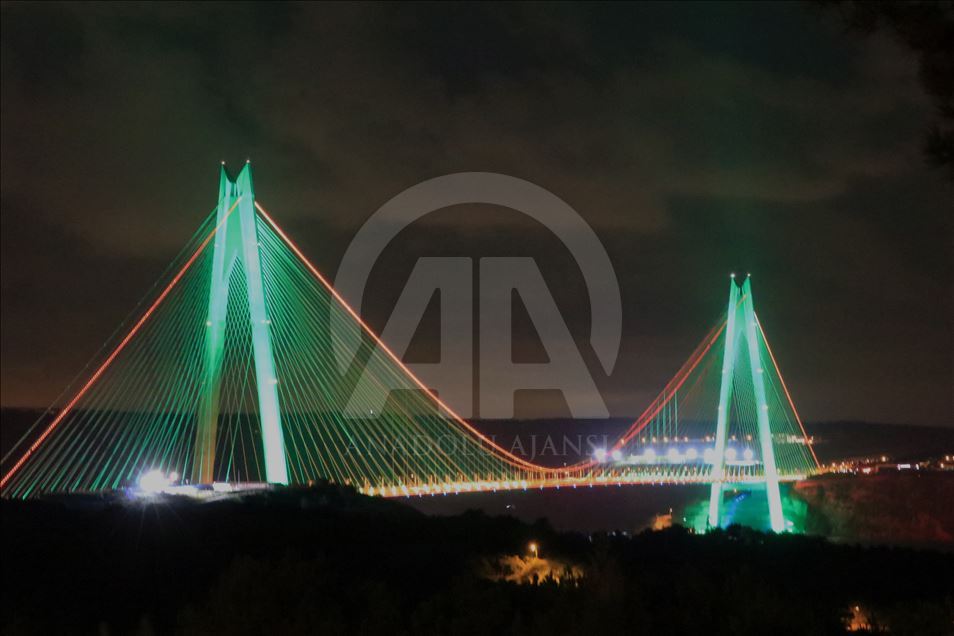 پل‌های استانبول به رنگ‌ پرچم افغانستان نورافشانی شدند