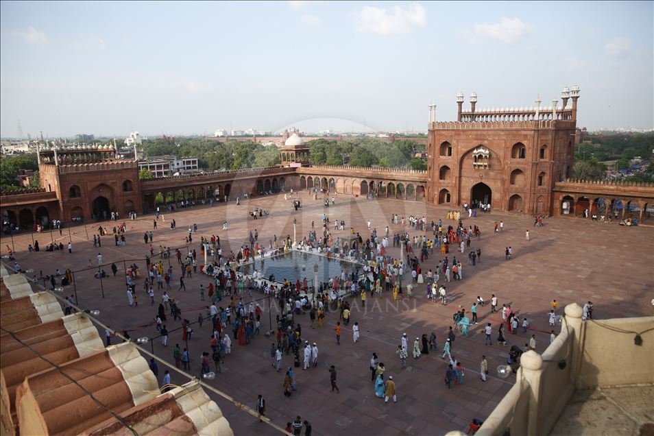 Yeni Delhi'deki Cuma Camisi