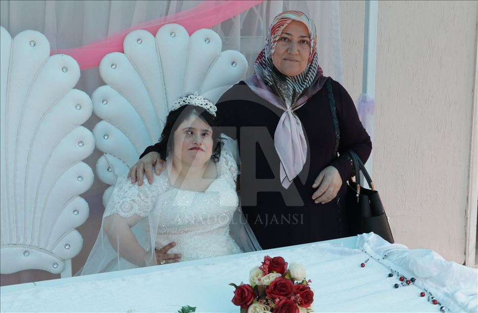 تحقق رویای عروسی دختر مبتلا به سندروم داون در ترکیه