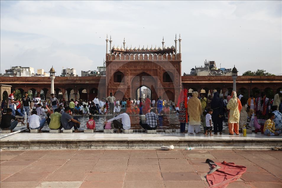 Yeni Delhi'deki Cuma Camisi