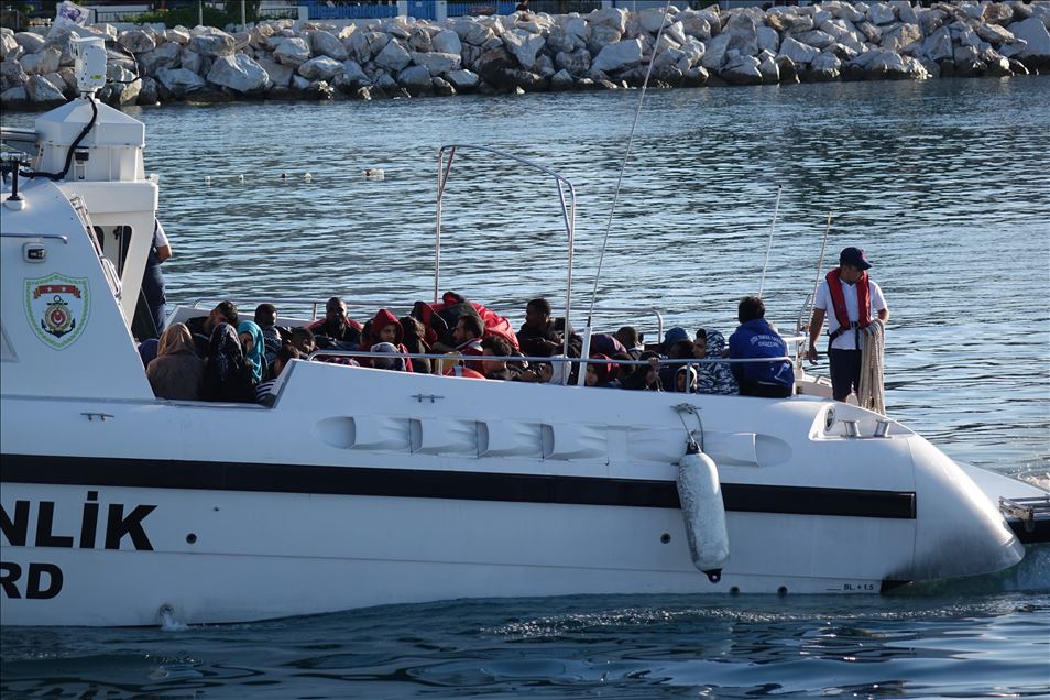 سلطات الأمن تضبط 274 مهاجرا غير نظامي غربي تركيا
