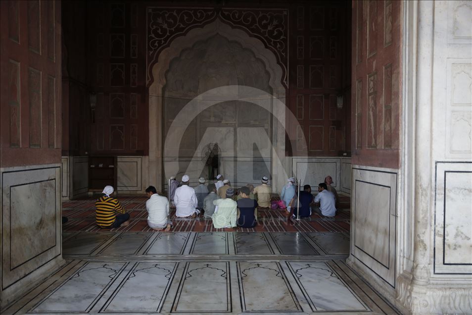 Yeni Delhi'deki Cuma Camisi