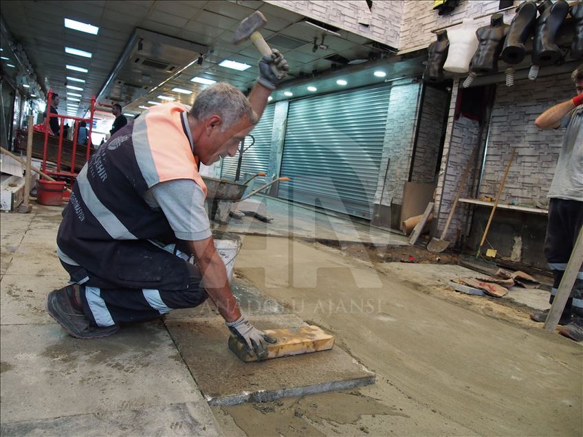 Eminönü alt geçidi esnafı yaralarını sarmaya çalışıyor