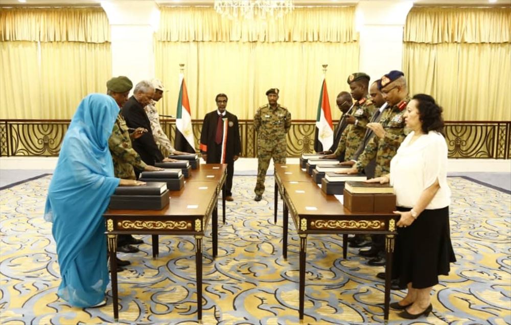 السودان.. 9 من أعضاء المجلس السيادي يؤدون اليمين