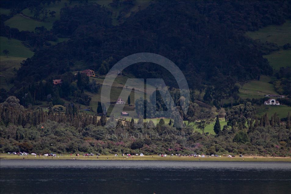 كولومبيا.. بحيرة "نييوسا" وجهة عشاق الصيد والتخييم 
