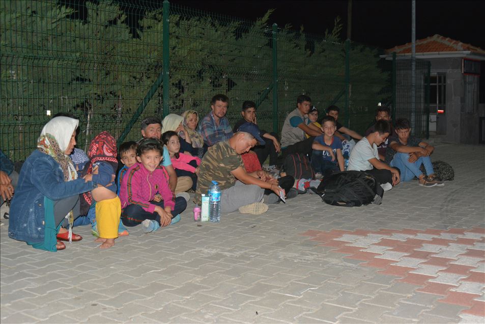 ضبط 165 مهاجرا غير نظامي غربي تركيا
