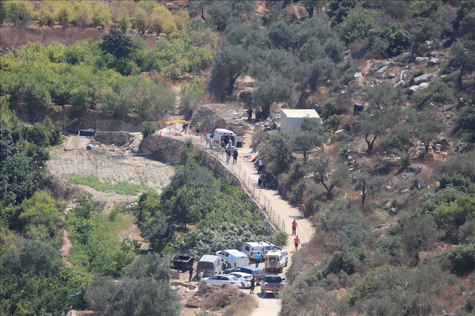 إصابة 3 مستوطنين بتفجير عبوة ناسفة وسط الضفة العربية 