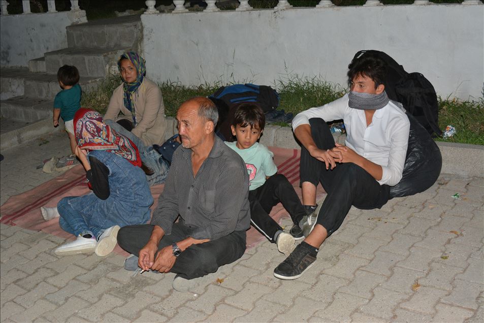 ضبط 165 مهاجرا غير نظامي غربي تركيا
