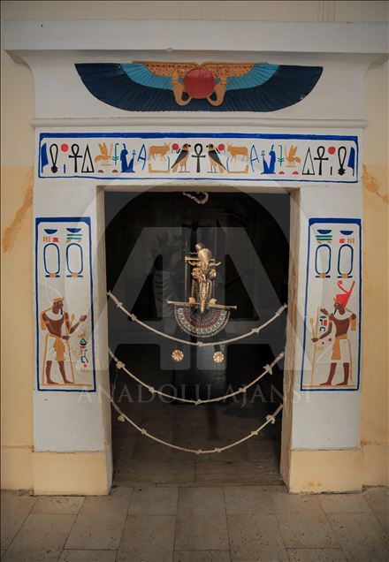 "القرية الفرعونية".. رحلة عبر الزمن لتاريخ مصر القديم 
