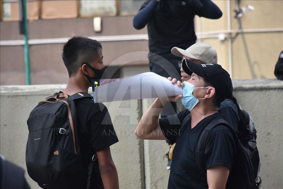 Hong Kong’da protestocular tekrar yollarda