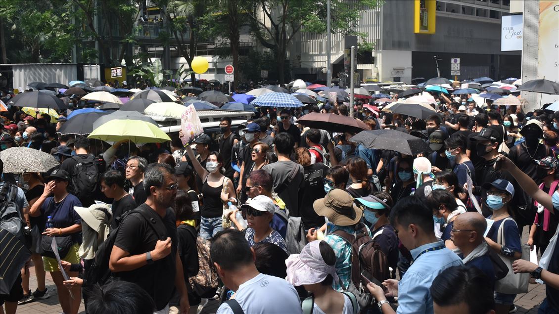 Hong Kong’da protestocular tekrar yollarda
