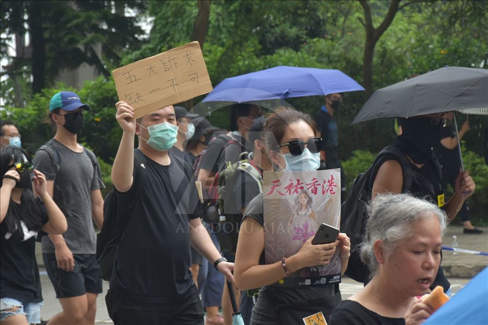Hong Kong’da protestocular tekrar yollarda