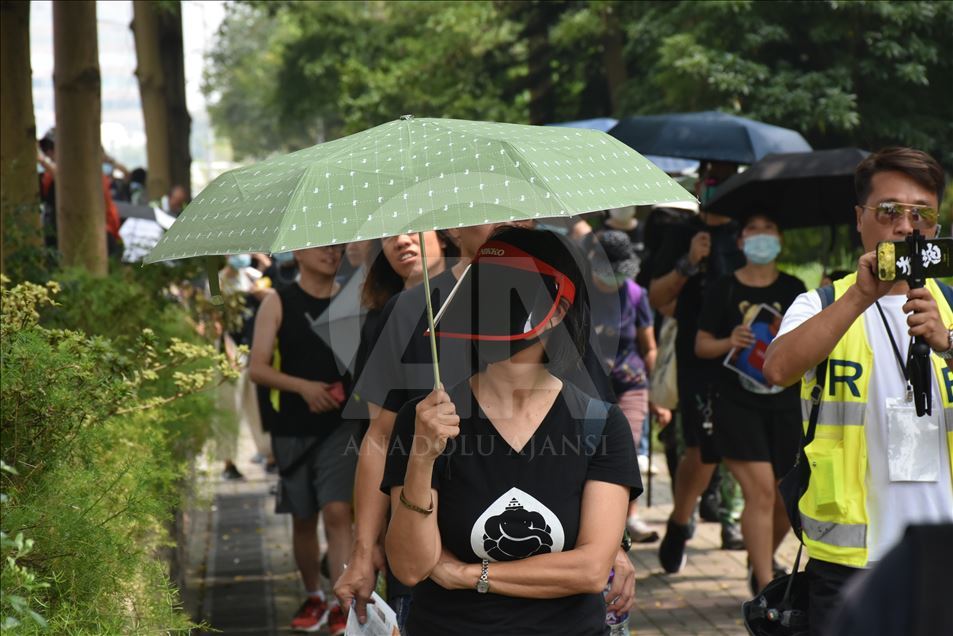 Hong Kong’da protestocular tekrar yollarda