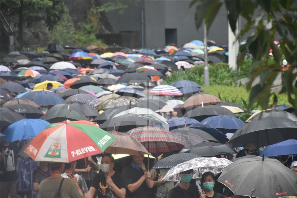 Hong Kong'da protestolar sürüyor