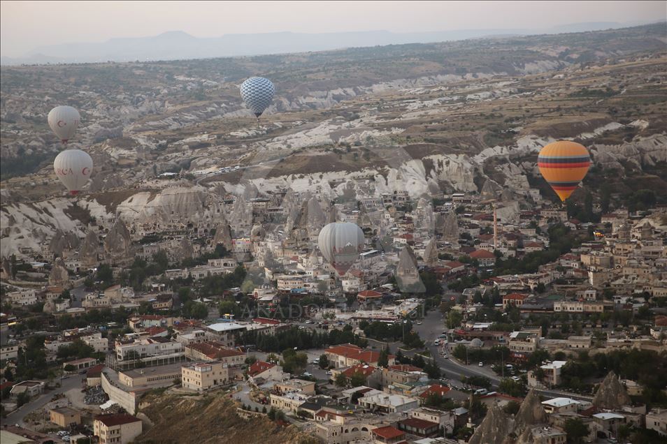 Dünyanın en gözde sıcak hava balon merkezi "Kapadokya"
