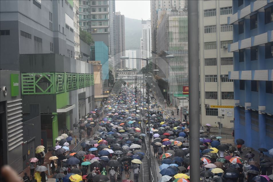 Hong Kong'da protestolar sürüyor
