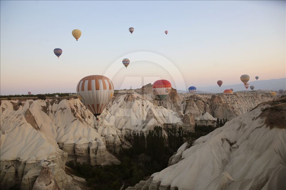 Dünyanın en gözde sıcak hava balon merkezi "Kapadokya"