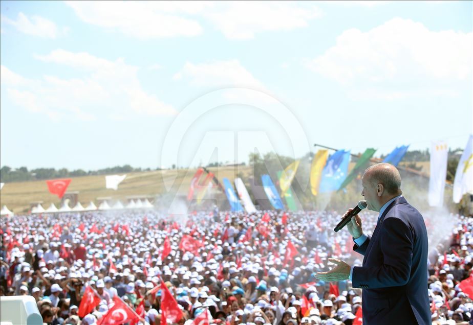 Президент Эрдоган выступил на торжествах, по случаю 948-й годовщины победы при Малазгирте 