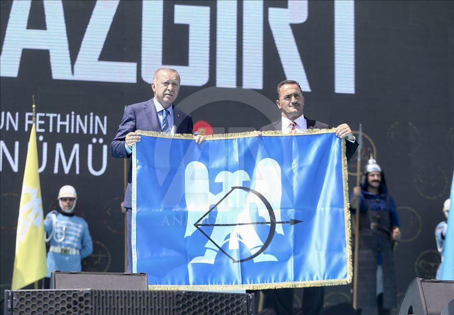 Президент Эрдоган выступил на торжествах, по случаю 948-й годовщины победы при Малазгирте 