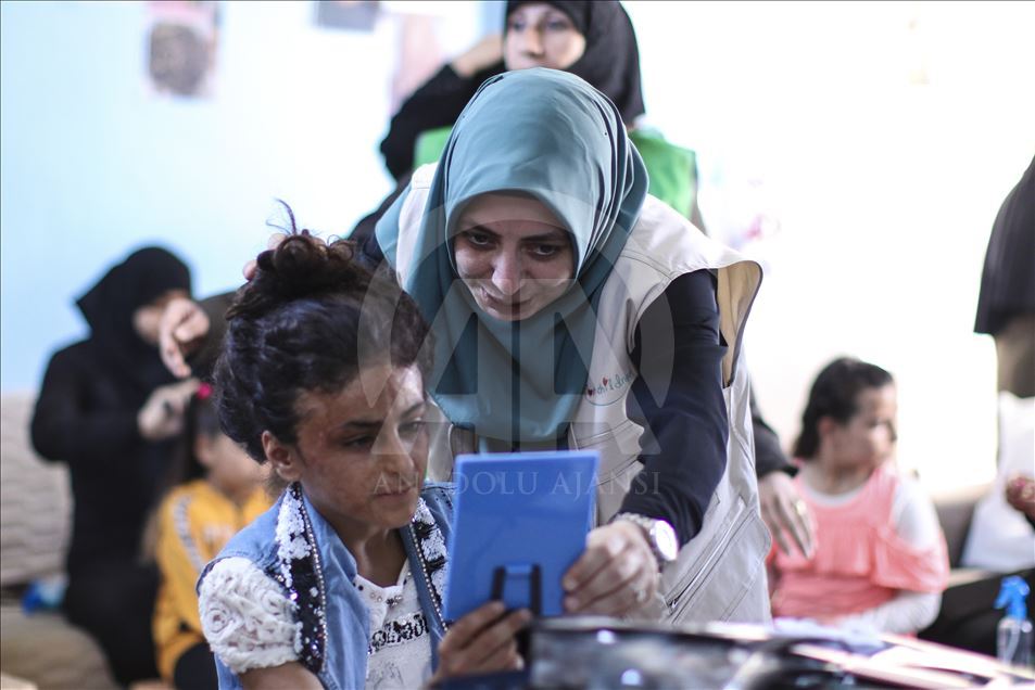 Suriye'de "Hem Saçlara Hem Kalplere Örgü" projesi