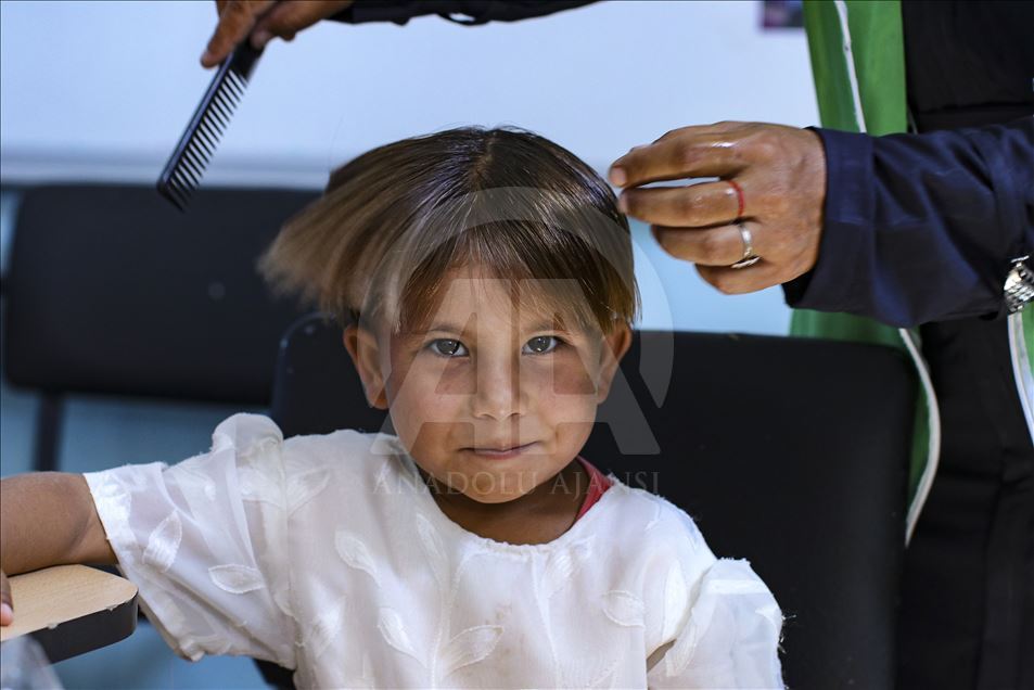 Suriye'de "Hem Saçlara Hem Kalplere Örgü" projesi