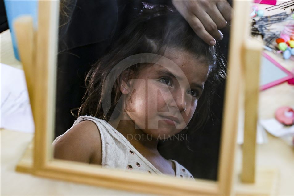 Suriye'de "Hem Saçlara Hem Kalplere Örgü" projesi