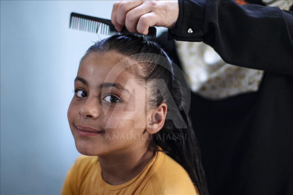 Suriye'de "Hem Saçlara Hem Kalplere Örgü" projesi