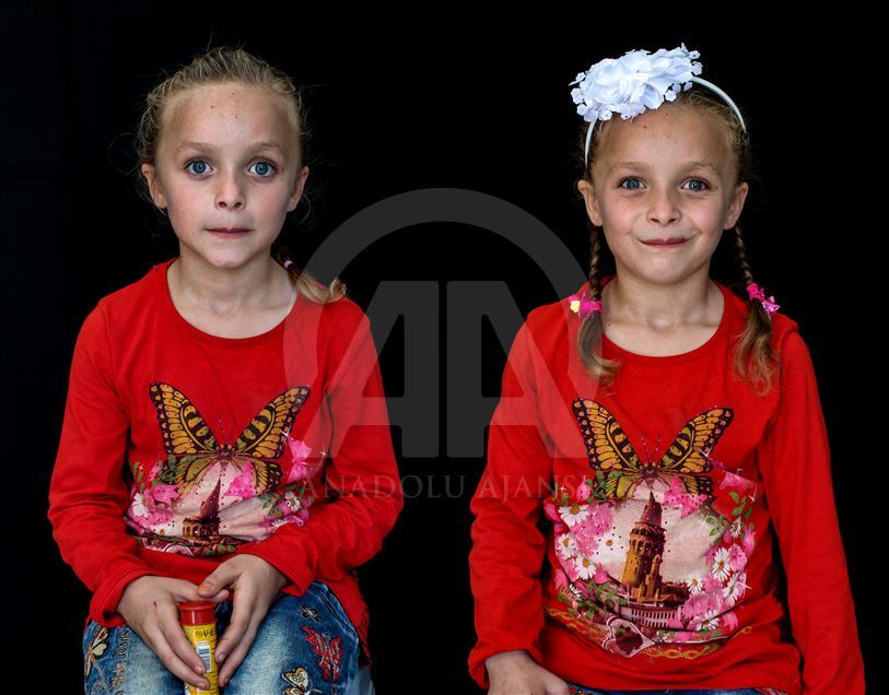Vajzat në kampet e refugjatëve në Halep me stile të reja të flokëve